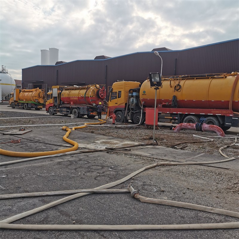 陵川污水池清理